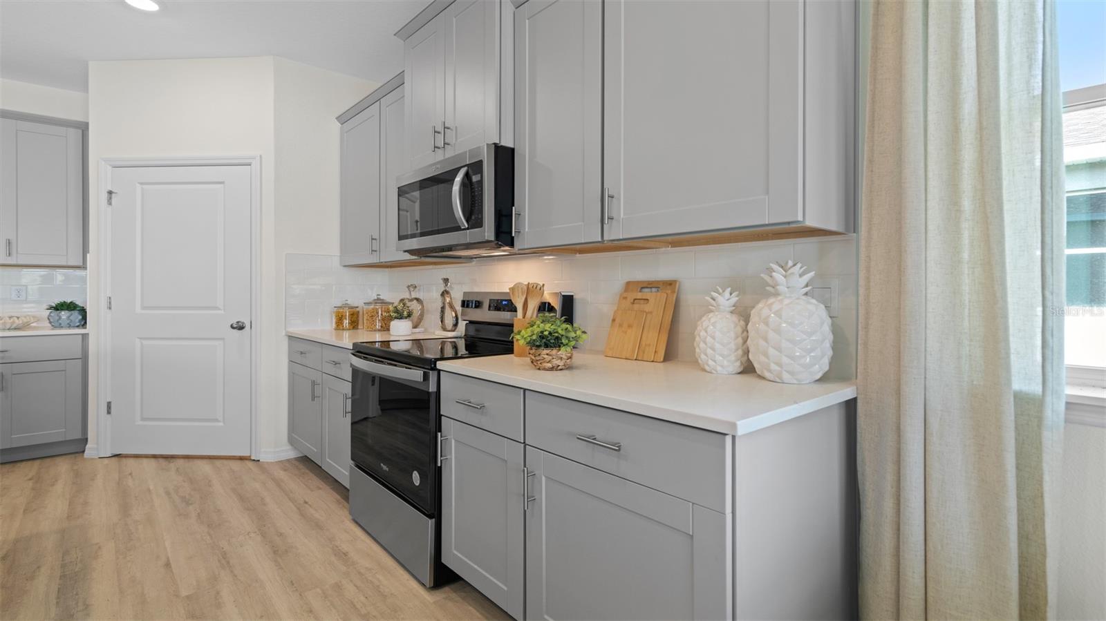 Image 9 of 86 For 3374 Arch Avenue