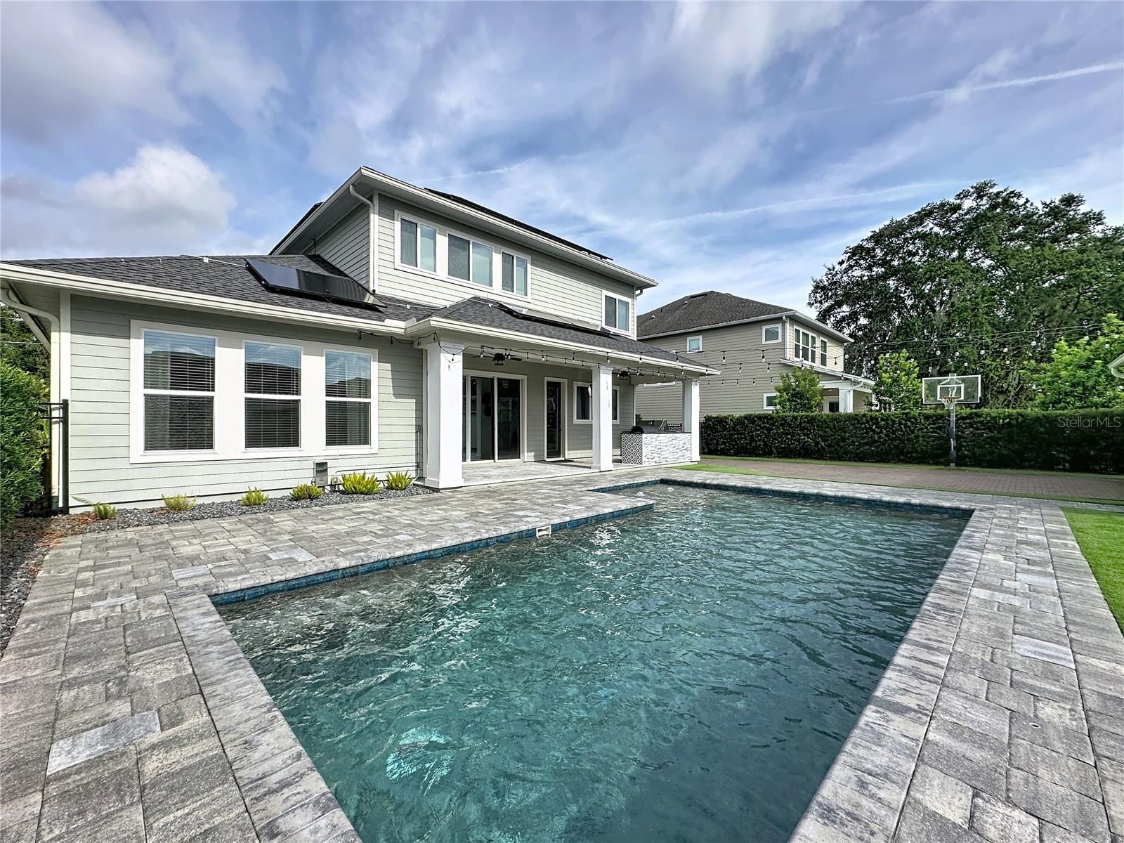 Image 10 of 85 For 144 Clark Street