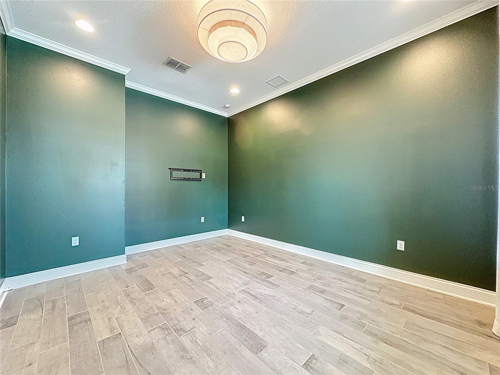 Image 19 of 85 For 144 Clark Street