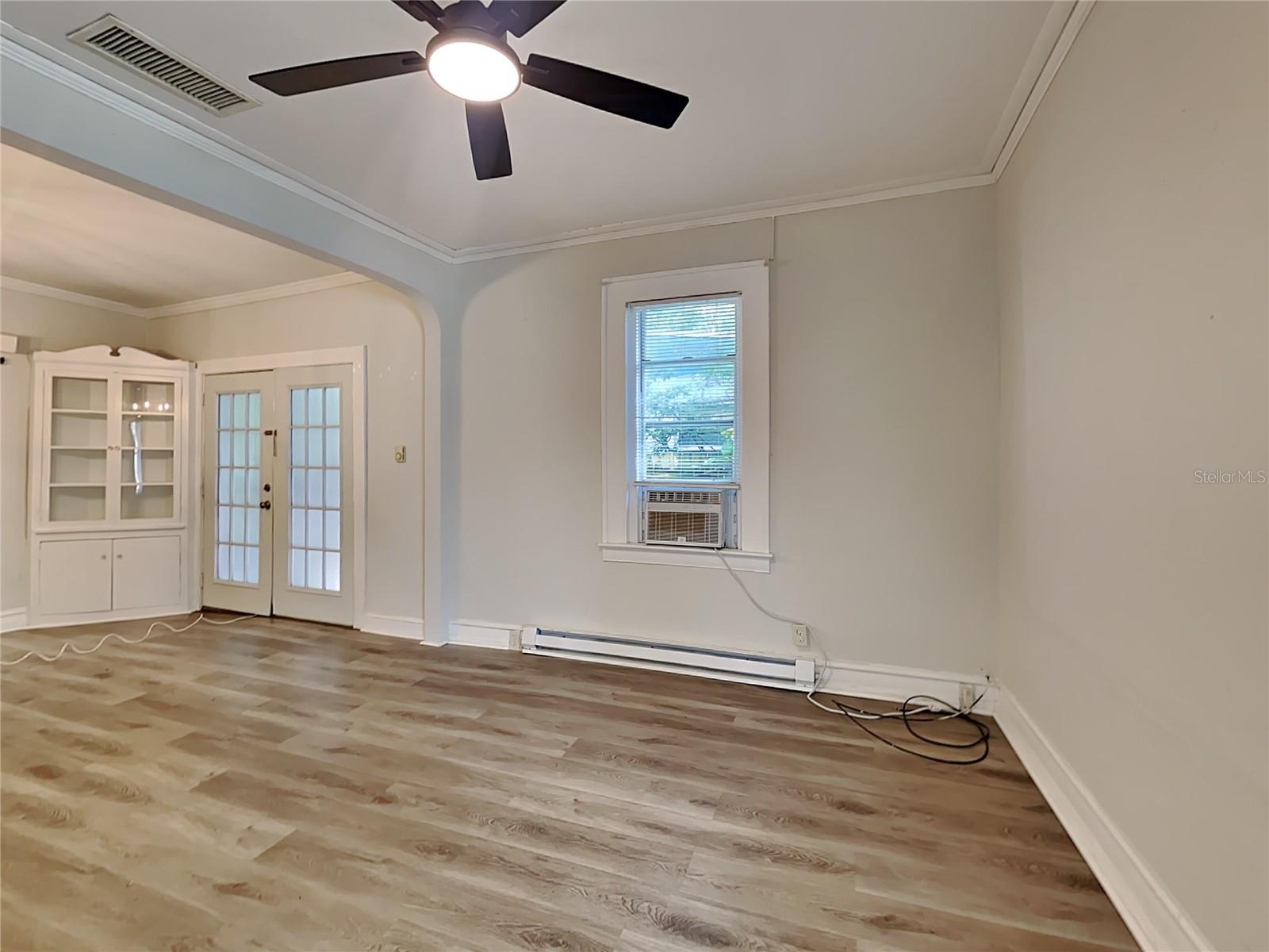 Image 5 of 15 For 1409 Westmoreland Drive