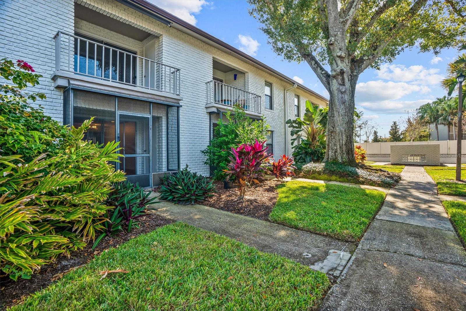 Image 19 of 31 For 2992 Plaza Terrace Drive 2992