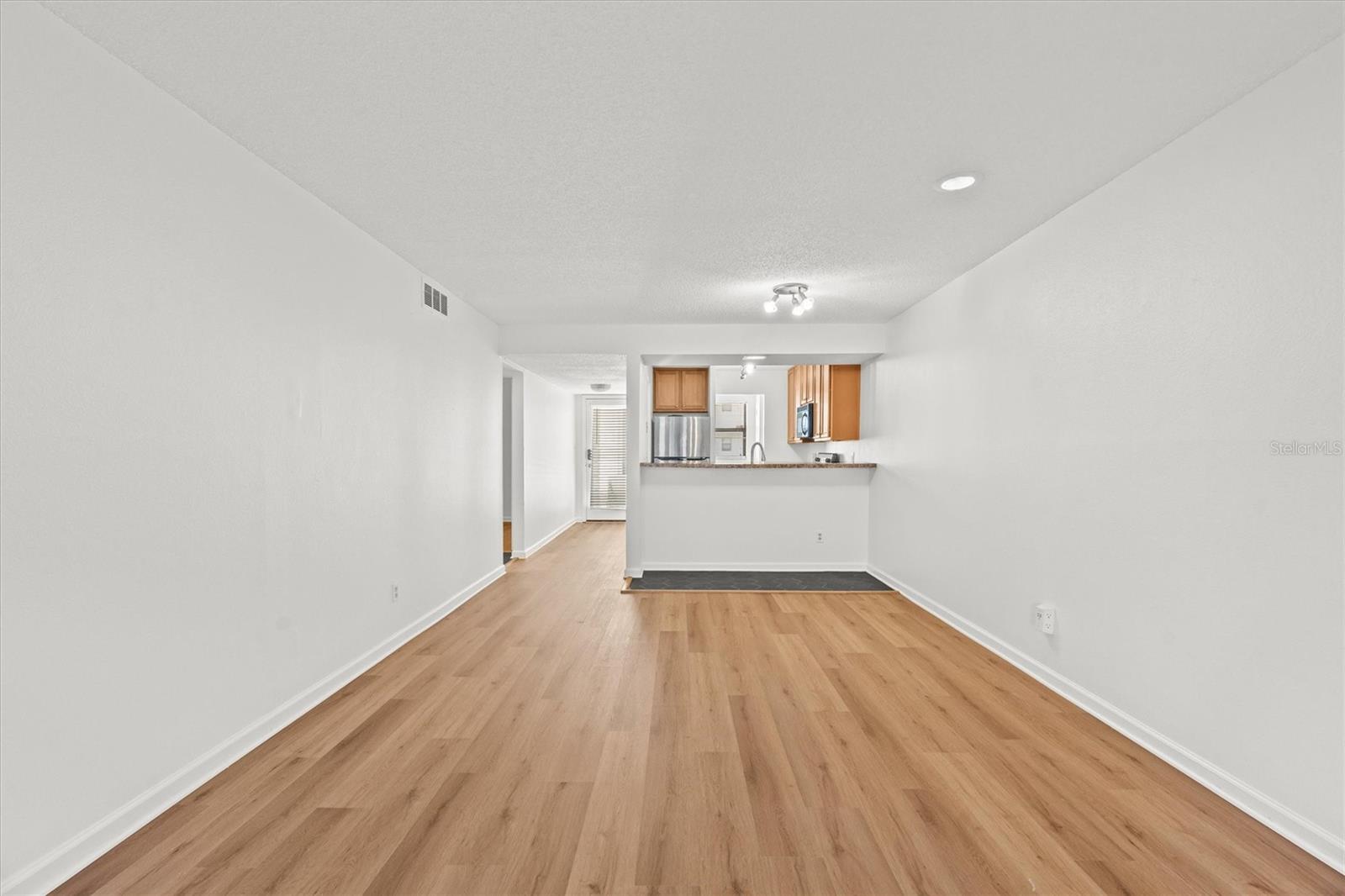 Image 7 of 31 For 2992 Plaza Terrace Drive 2992