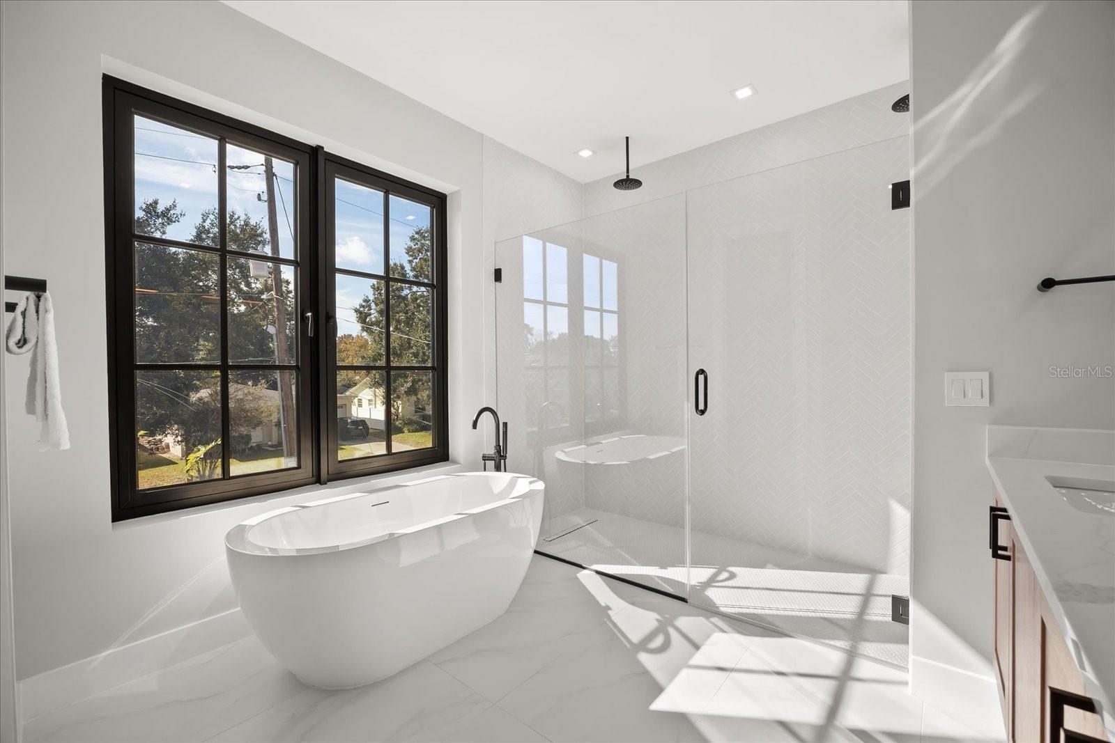 Image 19 of 45 For 803 Yates Street