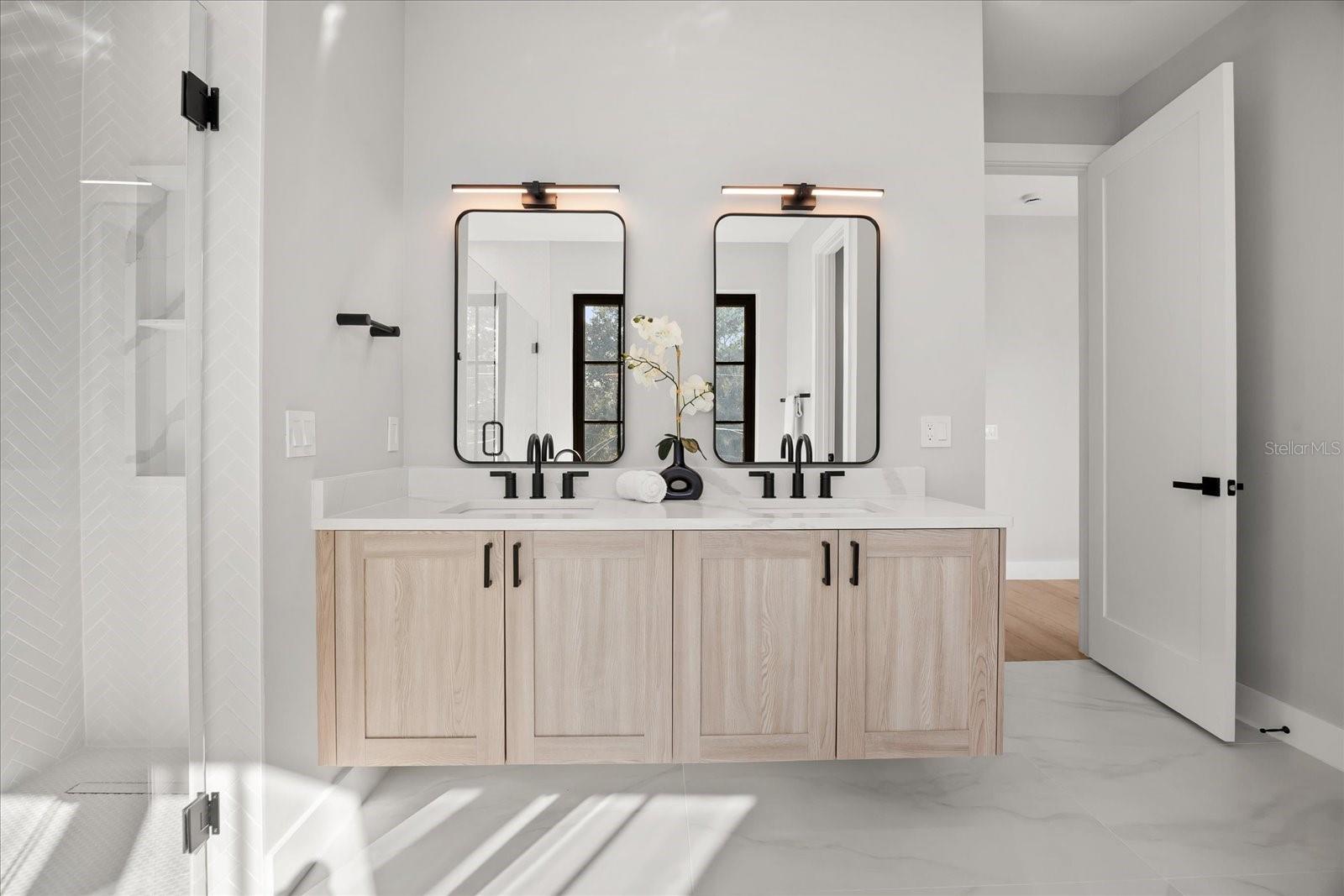 Image 22 of 45 For 803 Yates Street