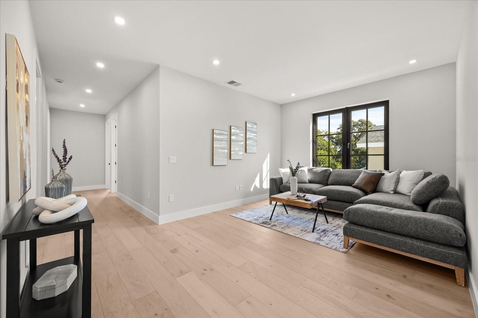 Image 24 of 45 For 803 Yates Street