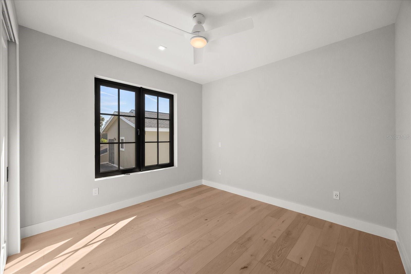 Image 33 of 45 For 803 Yates Street