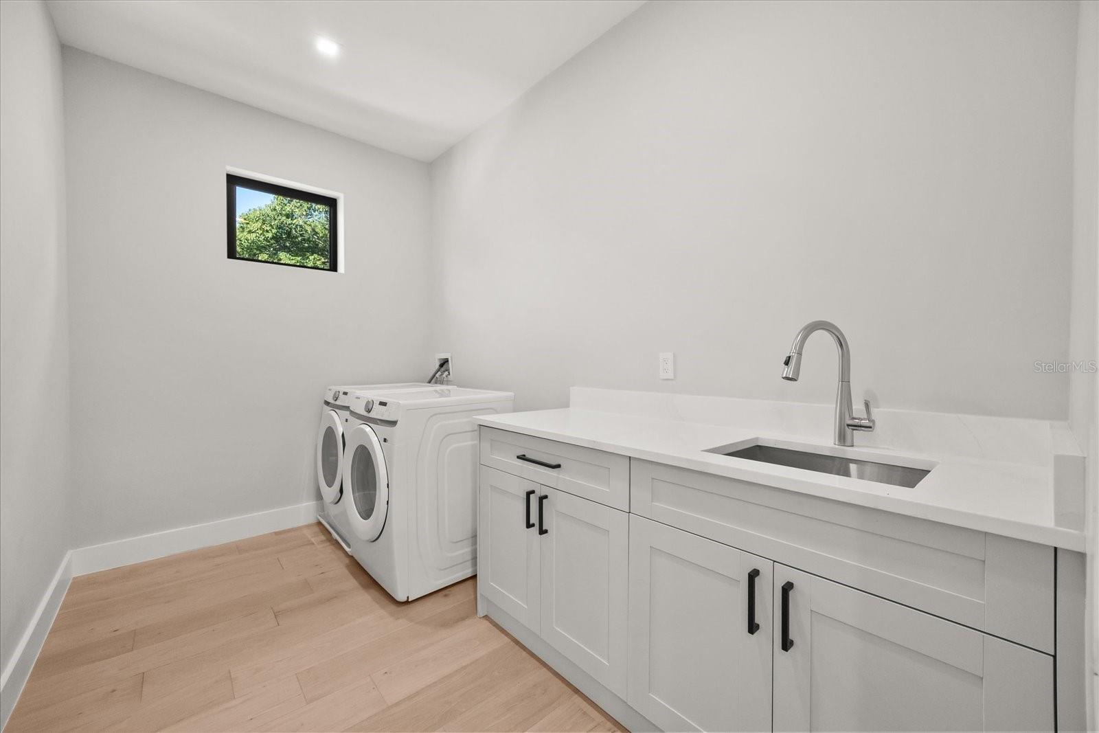 Image 37 of 45 For 803 Yates Street