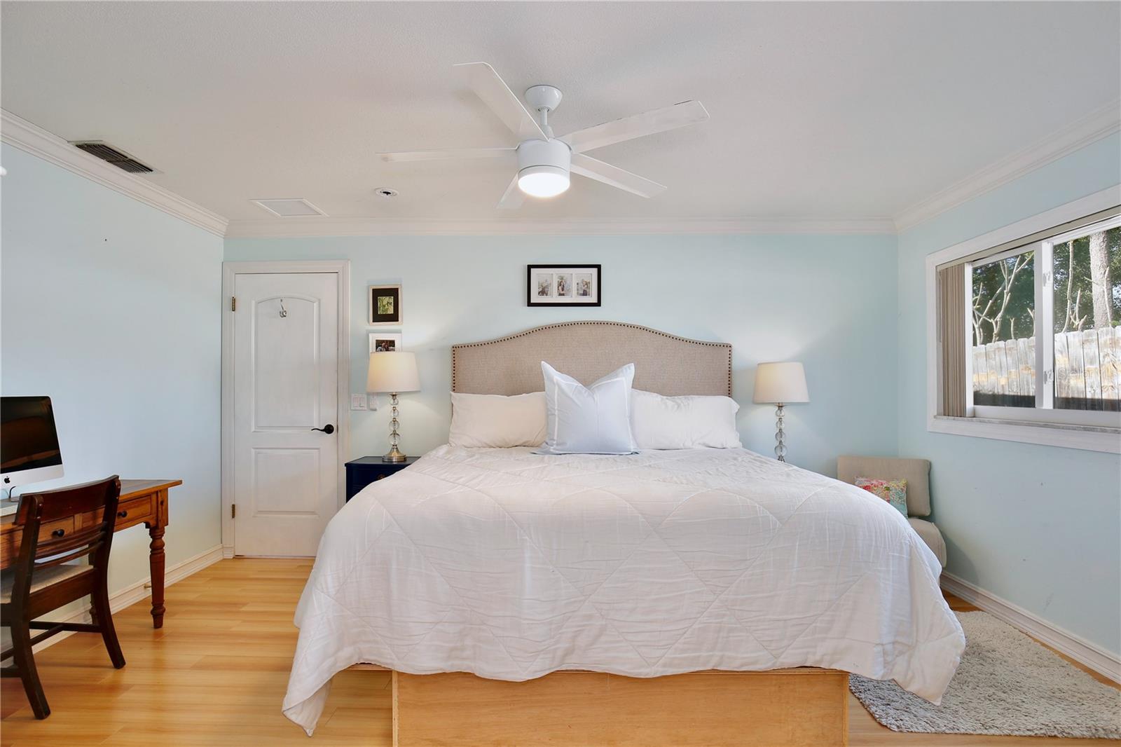 Image 21 of 39 For 514 Oakwood Court