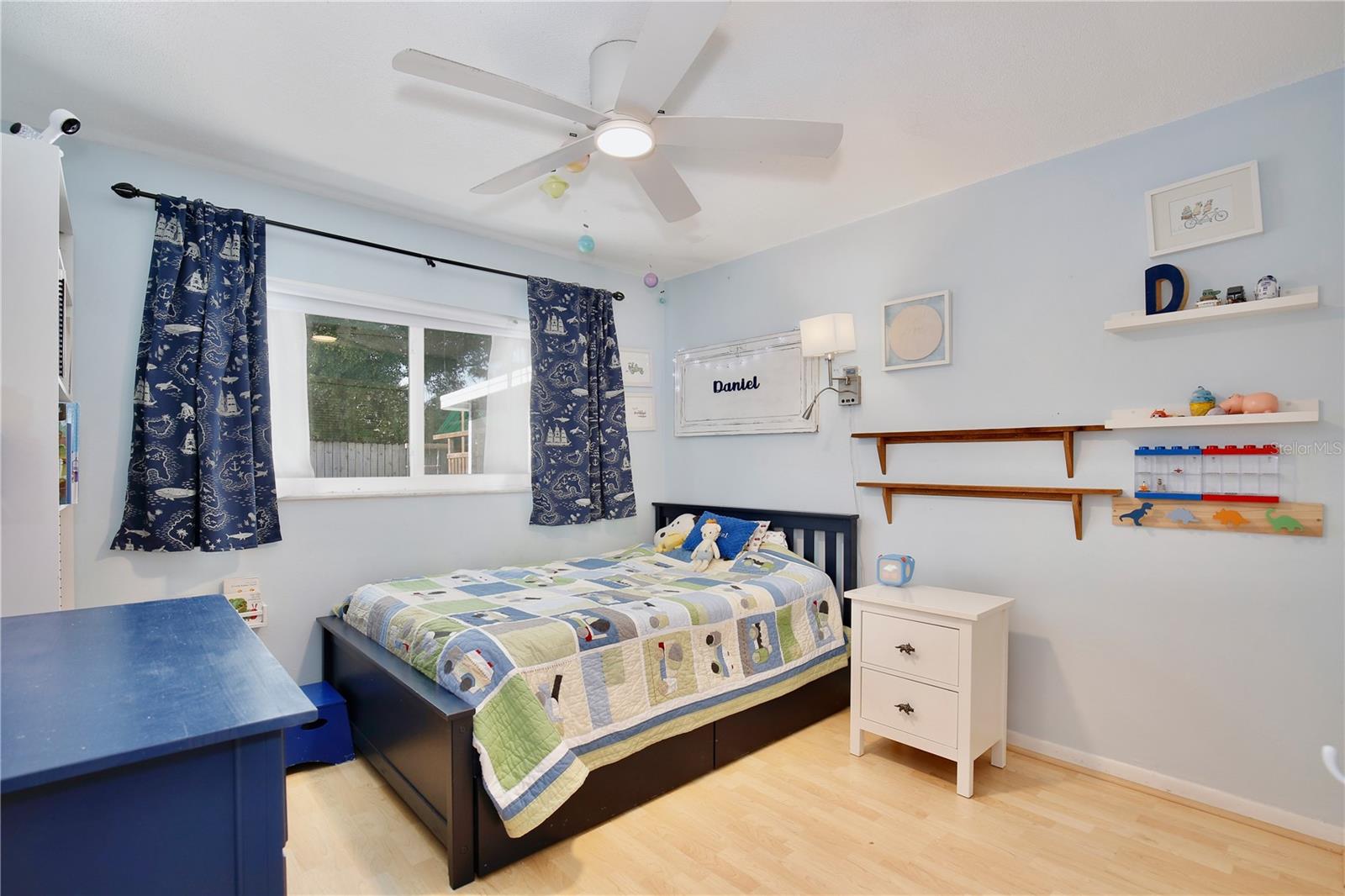 Image 25 of 39 For 514 Oakwood Court