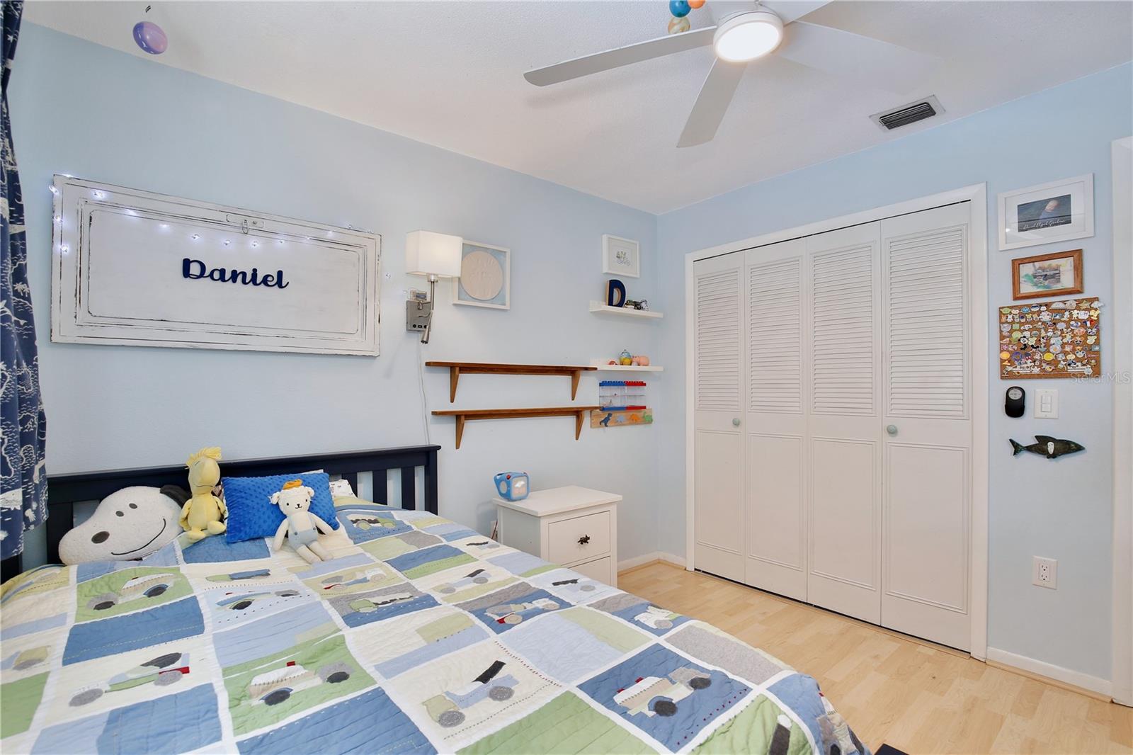 Image 26 of 39 For 514 Oakwood Court