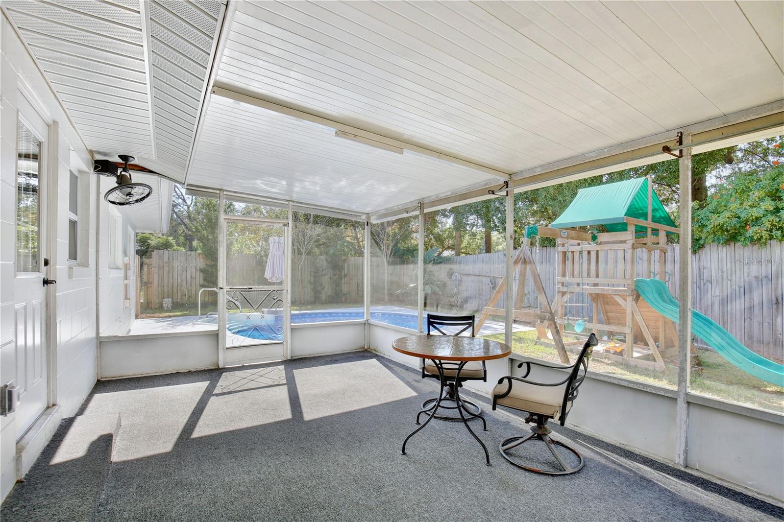 Image 31 of 39 For 514 Oakwood Court