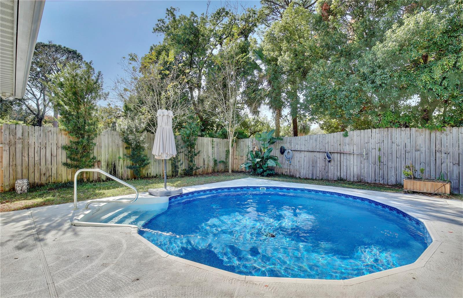 Image 32 of 39 For 514 Oakwood Court