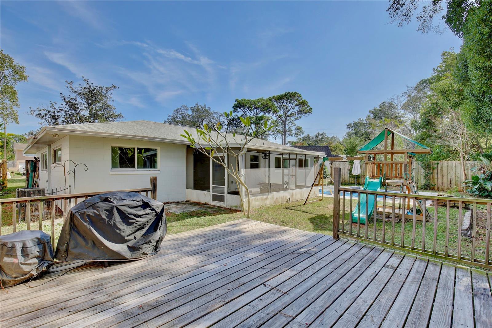 Image 38 of 39 For 514 Oakwood Court