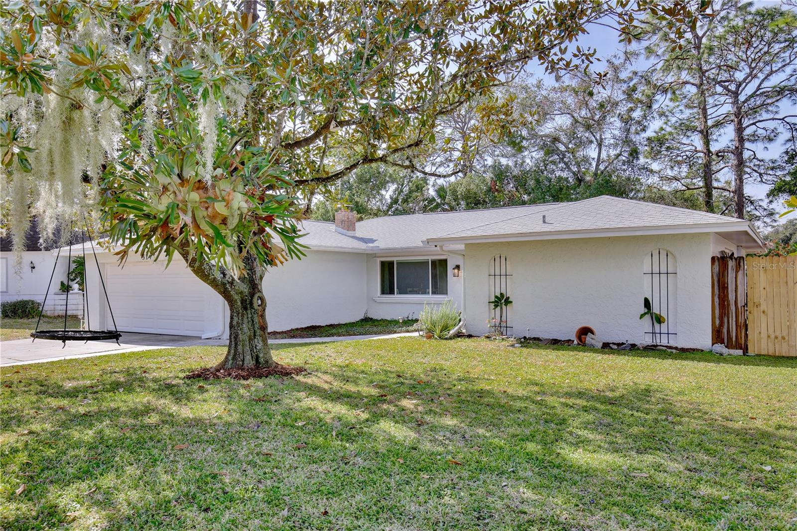 Image 4 of 39 For 514 Oakwood Court