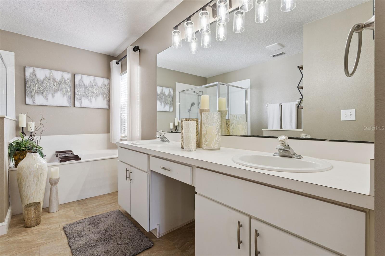 Image 13 of 27 For 272 Longhirst Loop