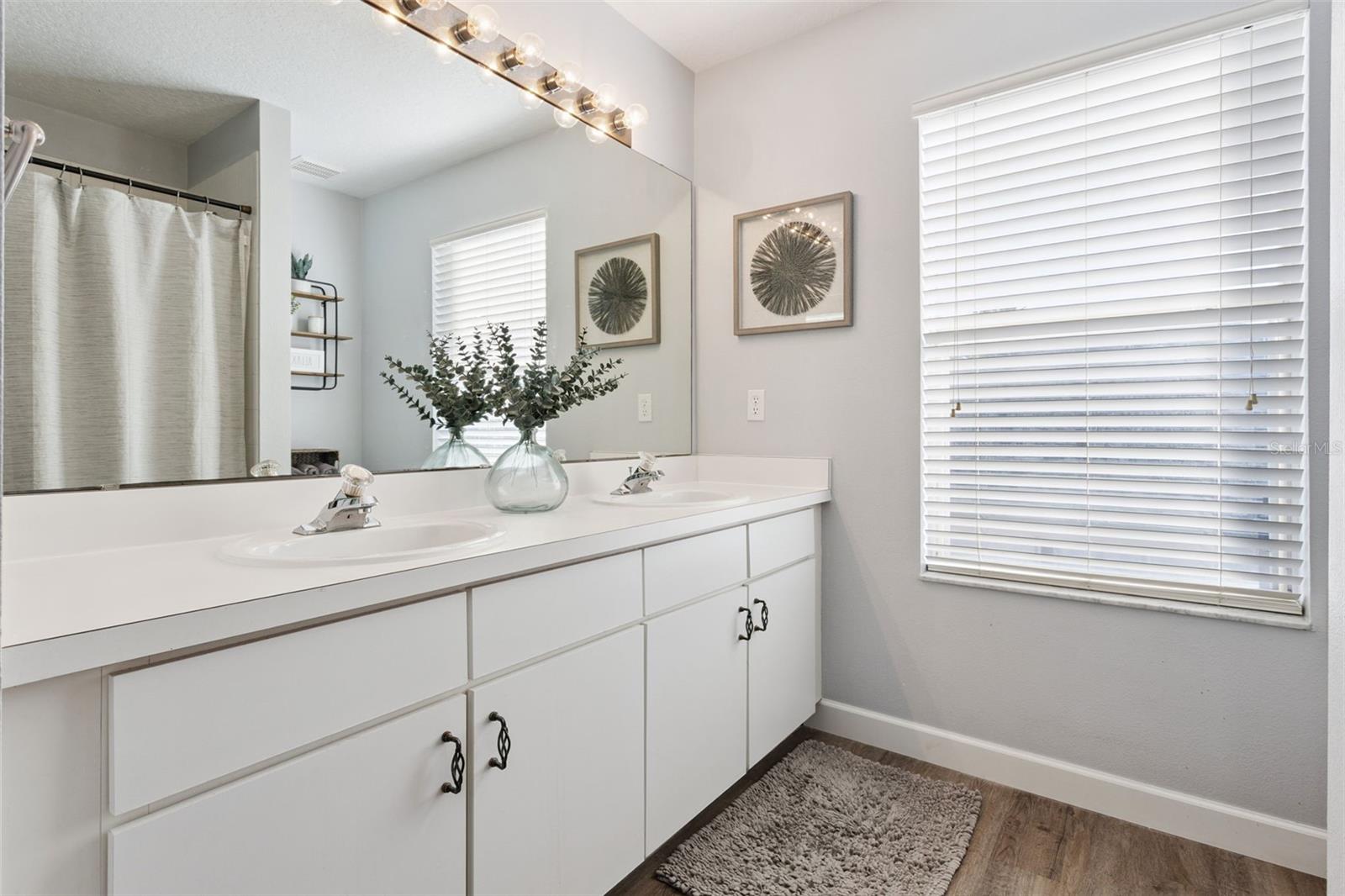 Image 19 of 27 For 272 Longhirst Loop