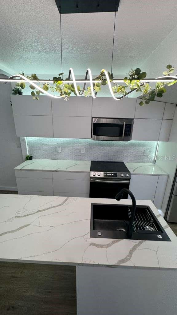 Image 14 of 50 For 1118 Linebaugh Avenue