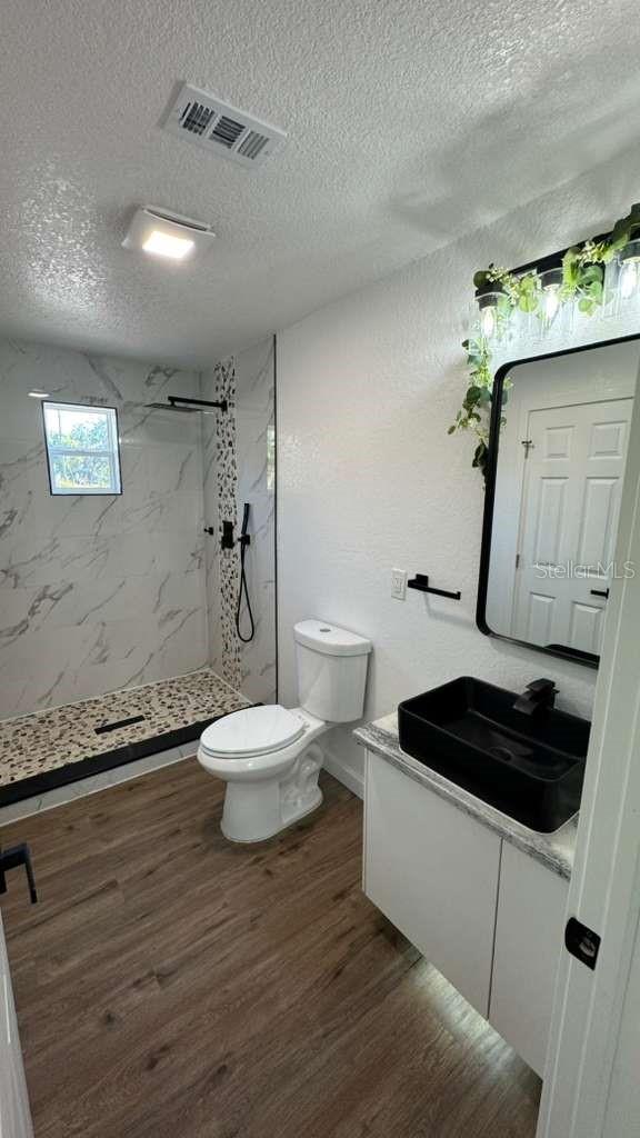 Image 18 of 50 For 1118 Linebaugh Avenue