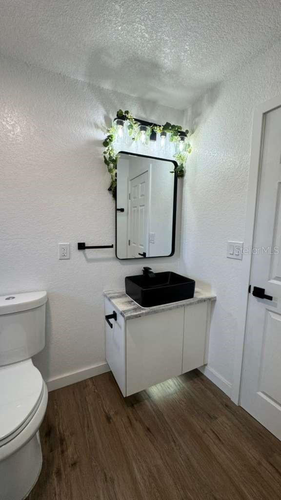 Image 21 of 50 For 1118 Linebaugh Avenue