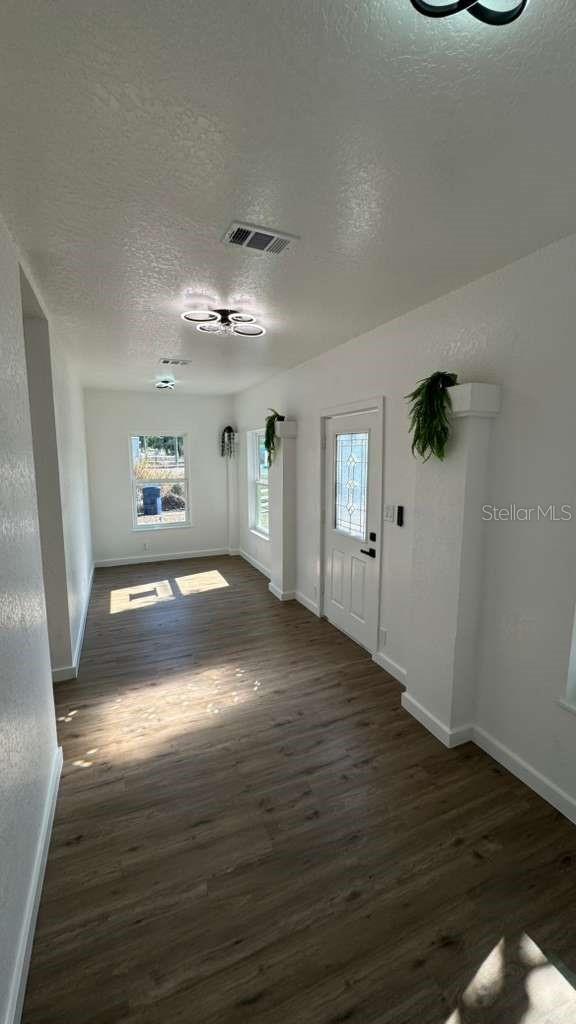 Image 26 of 50 For 1118 Linebaugh Avenue