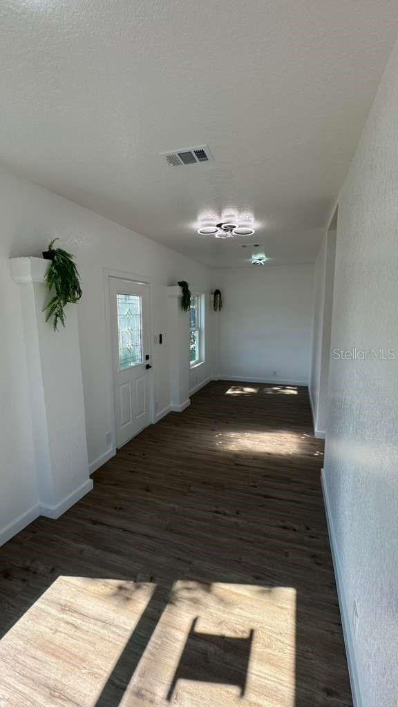 Image 27 of 50 For 1118 Linebaugh Avenue