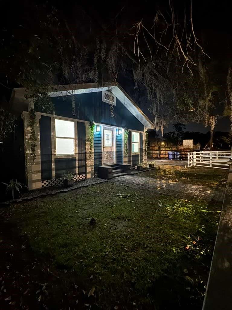 Image 5 of 50 For 1118 Linebaugh Avenue