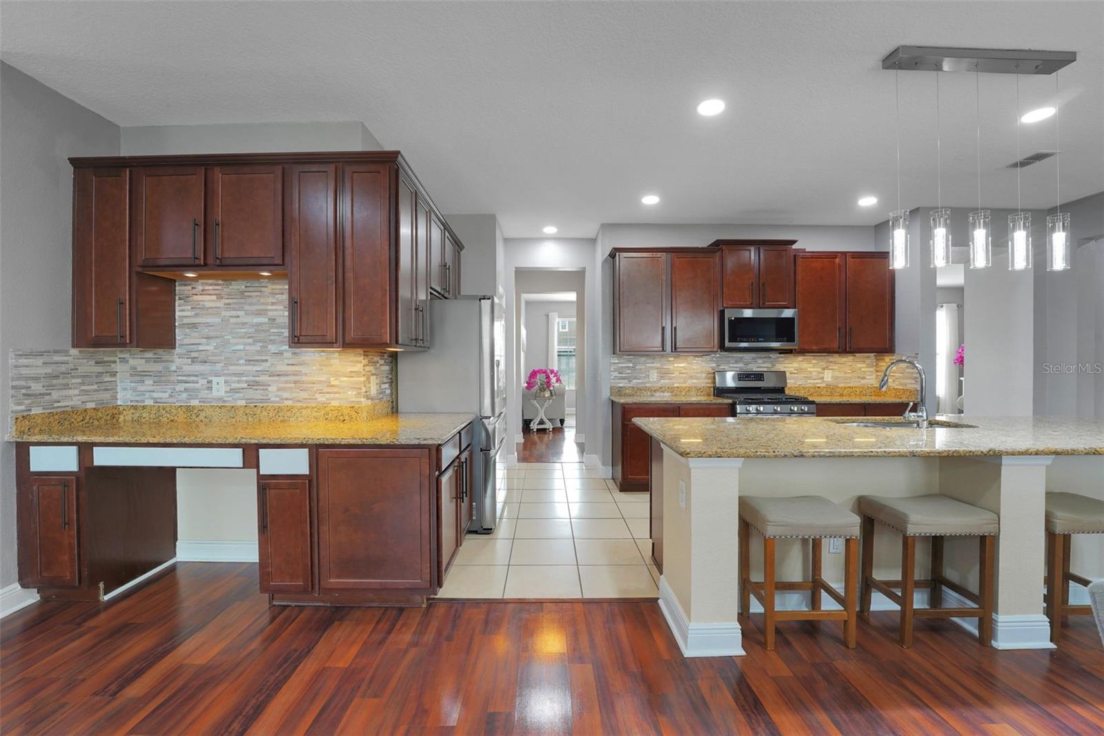 Image 20 of 74 For 14505 Breakwater Way