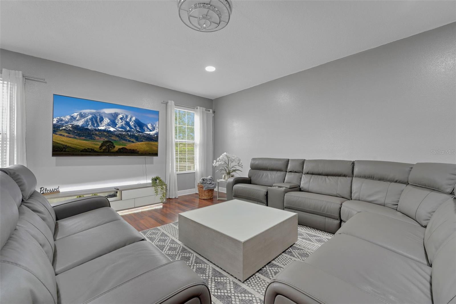 Image 28 of 74 For 14505 Breakwater Way