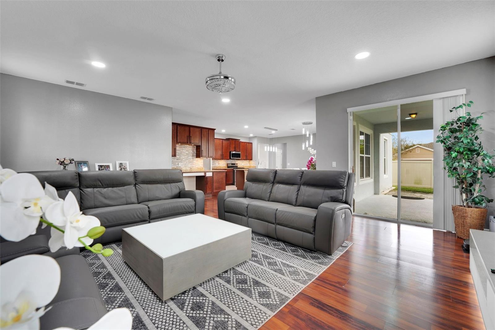 Image 29 of 74 For 14505 Breakwater Way