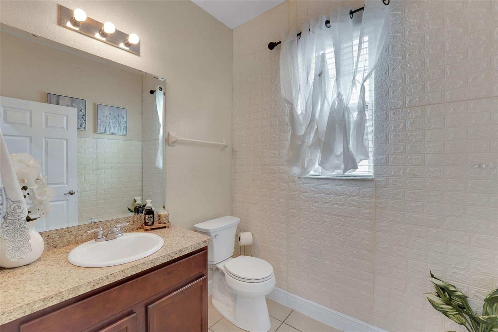 Image 31 of 74 For 14505 Breakwater Way