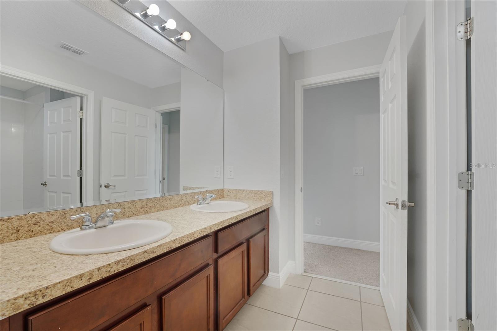 Image 51 of 74 For 14505 Breakwater Way