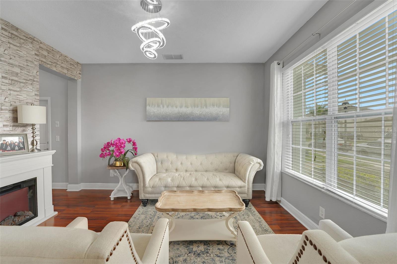 Image 9 of 74 For 14505 Breakwater Way