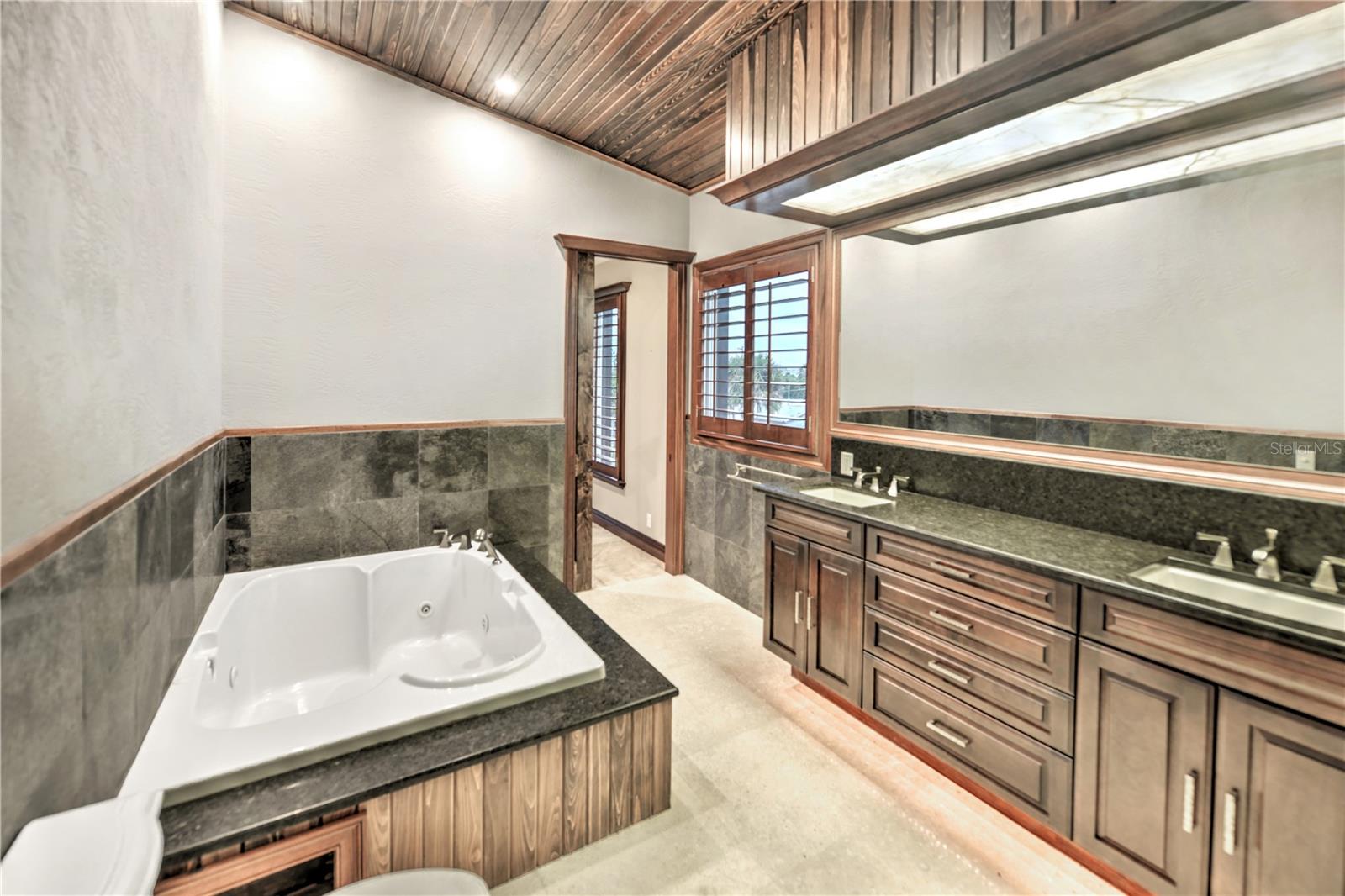 Image 35 of 63 For 108 Broad Avenue