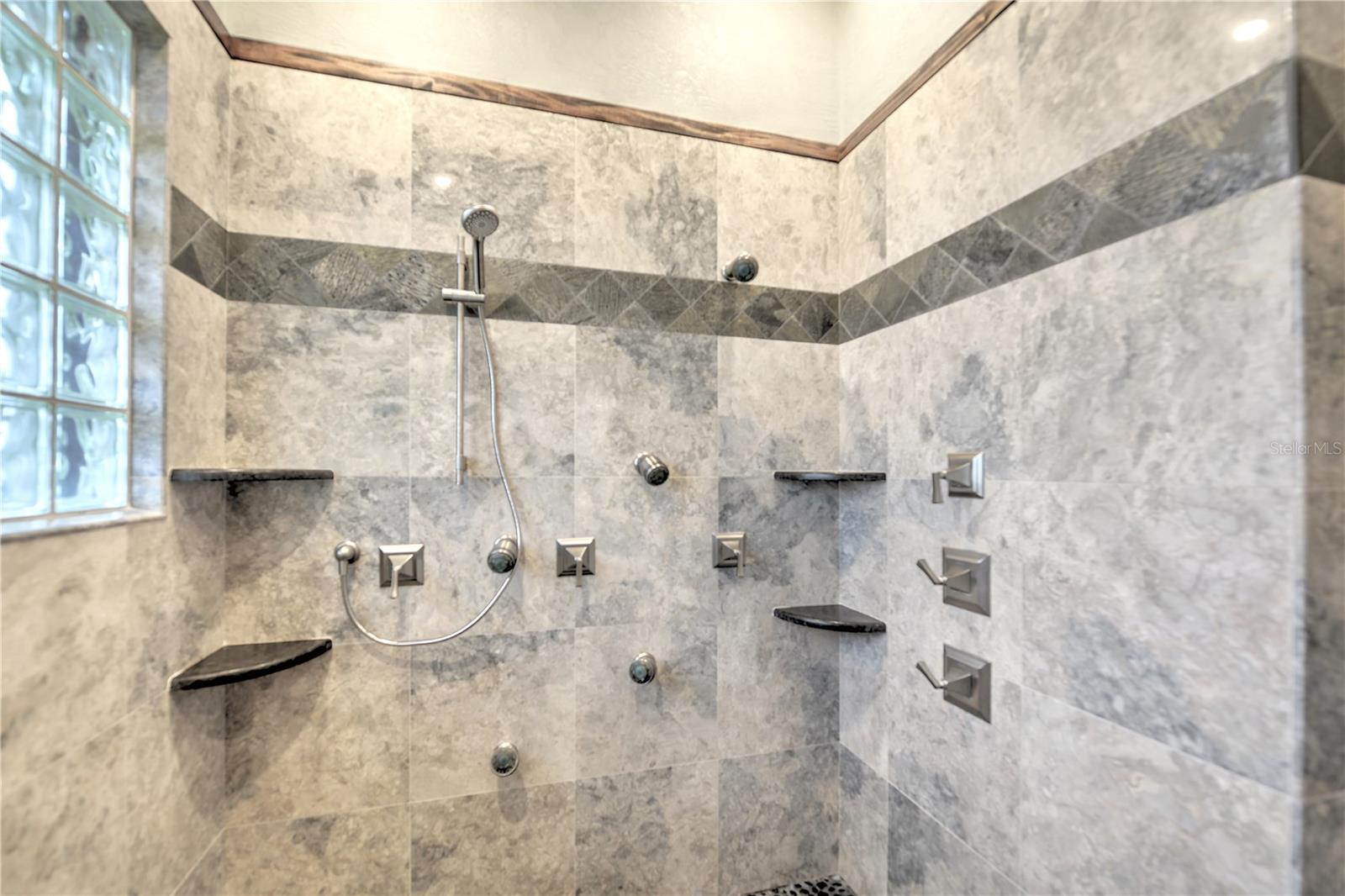 Image 38 of 63 For 108 Broad Avenue