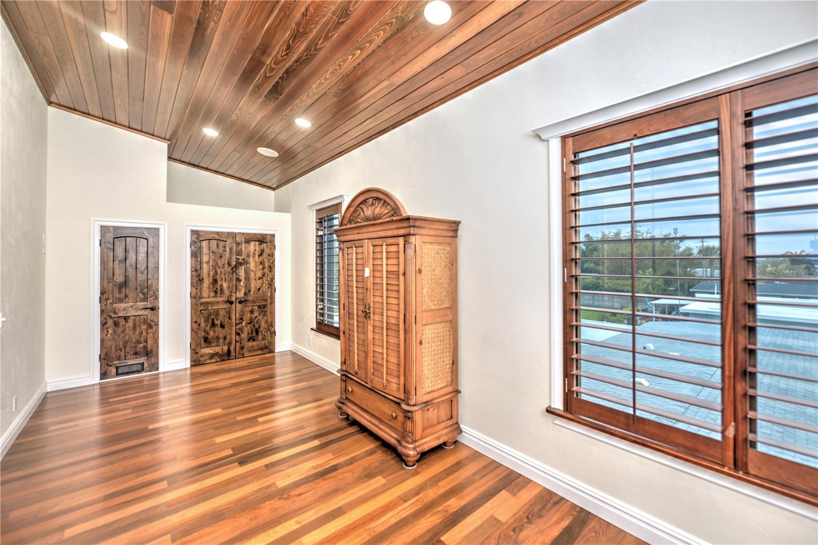 Image 52 of 63 For 108 Broad Avenue