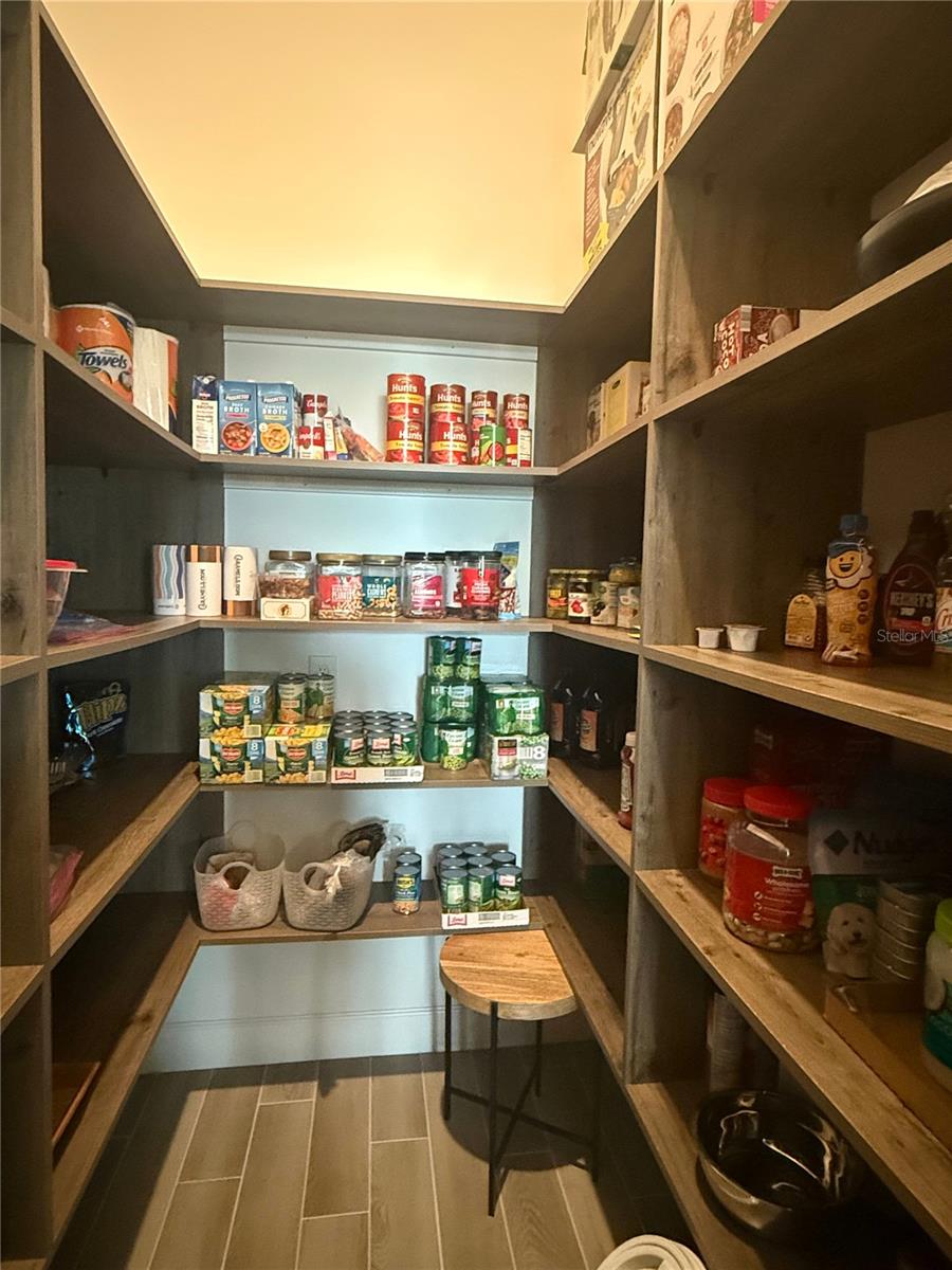 Image 18 of 49 For 1088 Signet Drive