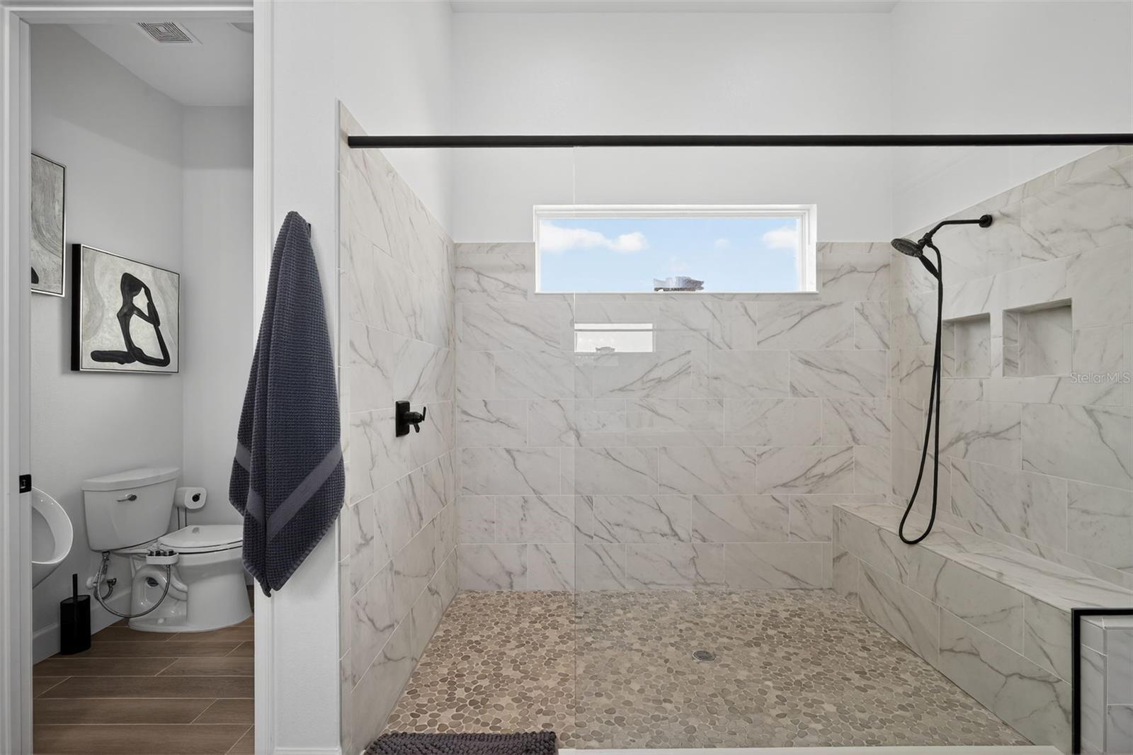 Image 23 of 49 For 1088 Signet Drive