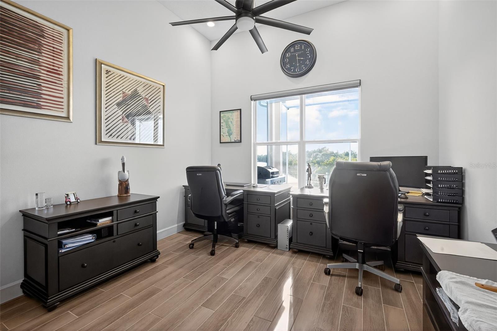 Image 32 of 49 For 1088 Signet Drive