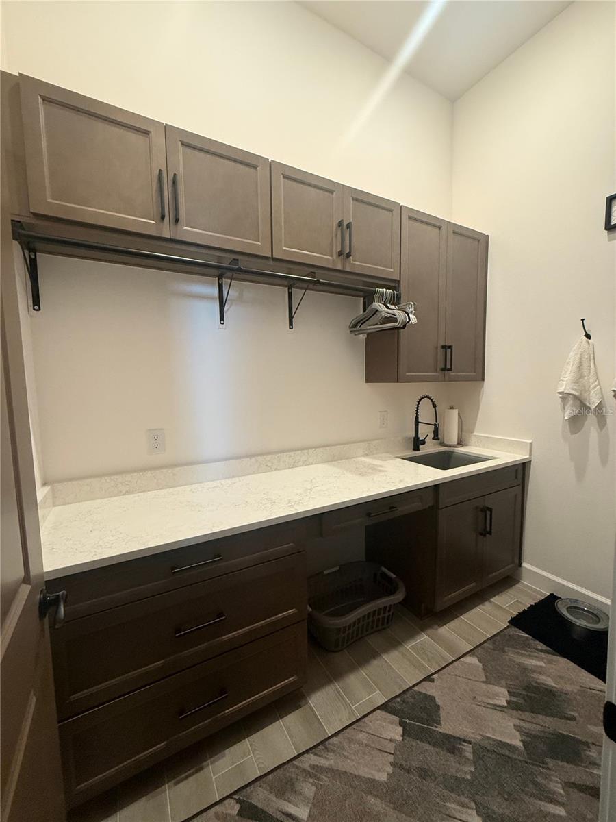 Image 33 of 49 For 1088 Signet Drive