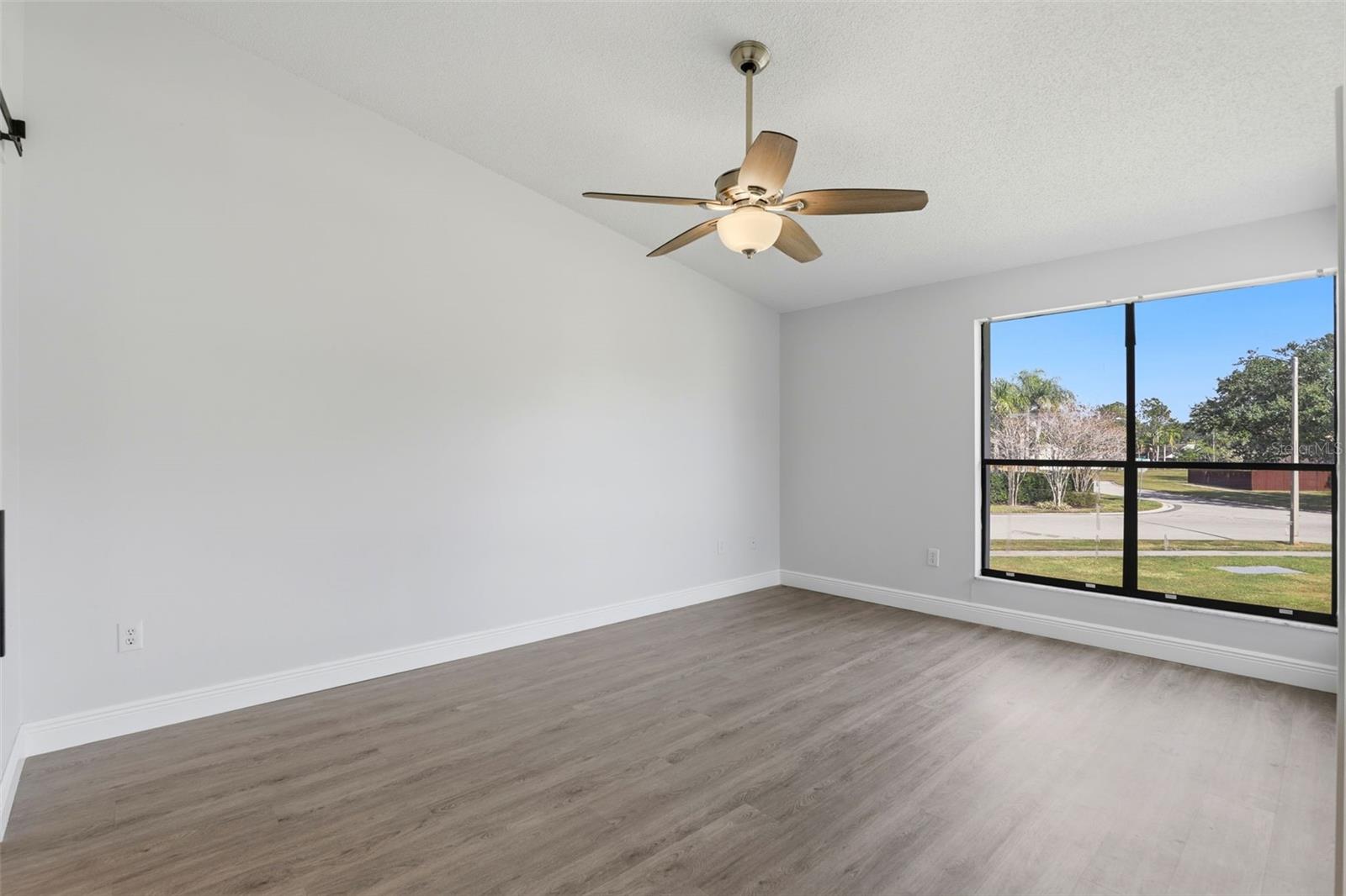 Image 17 of 45 For 1362 Stearman Court 20