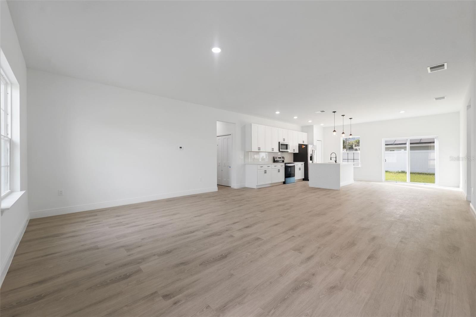 Image 10 of 32 For 2273 158th Street Road