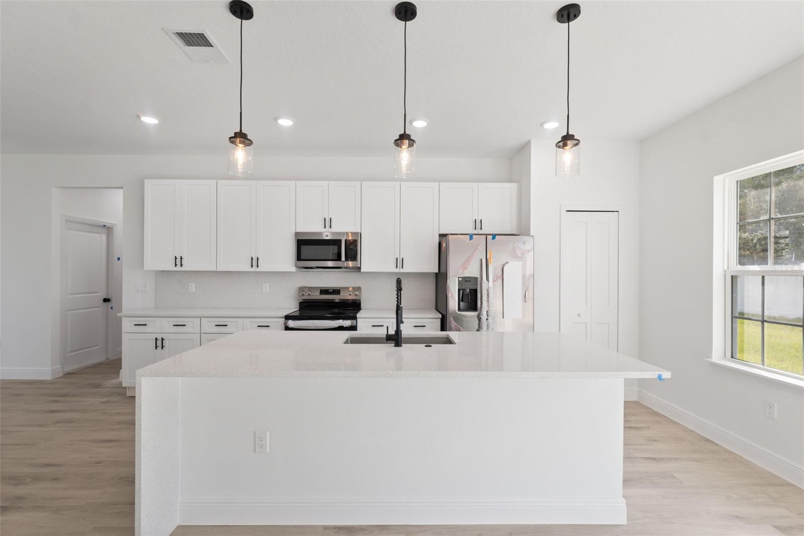 Image 14 of 32 For 2273 158th Street Road