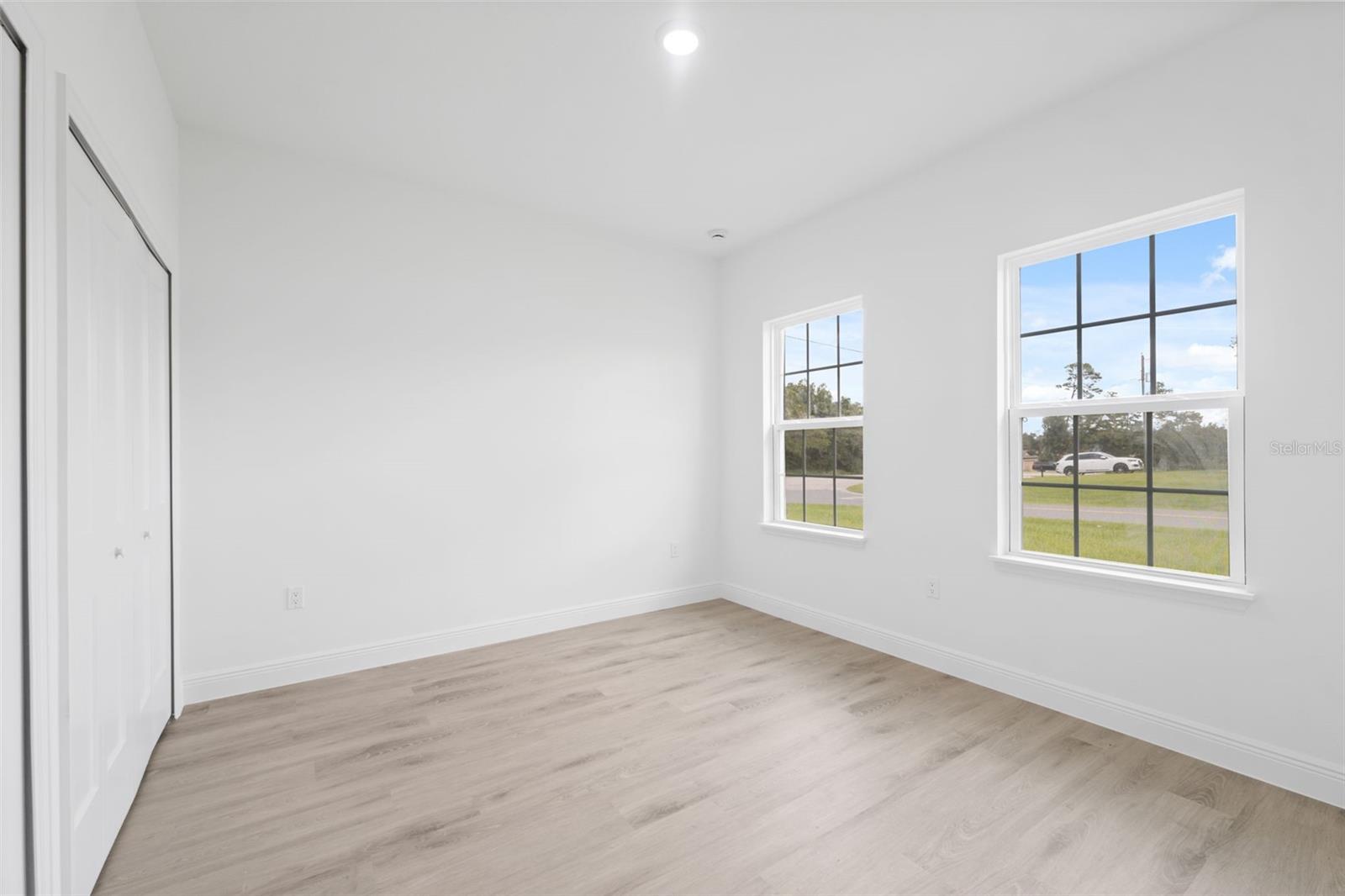 Image 20 of 32 For 2273 158th Street Road