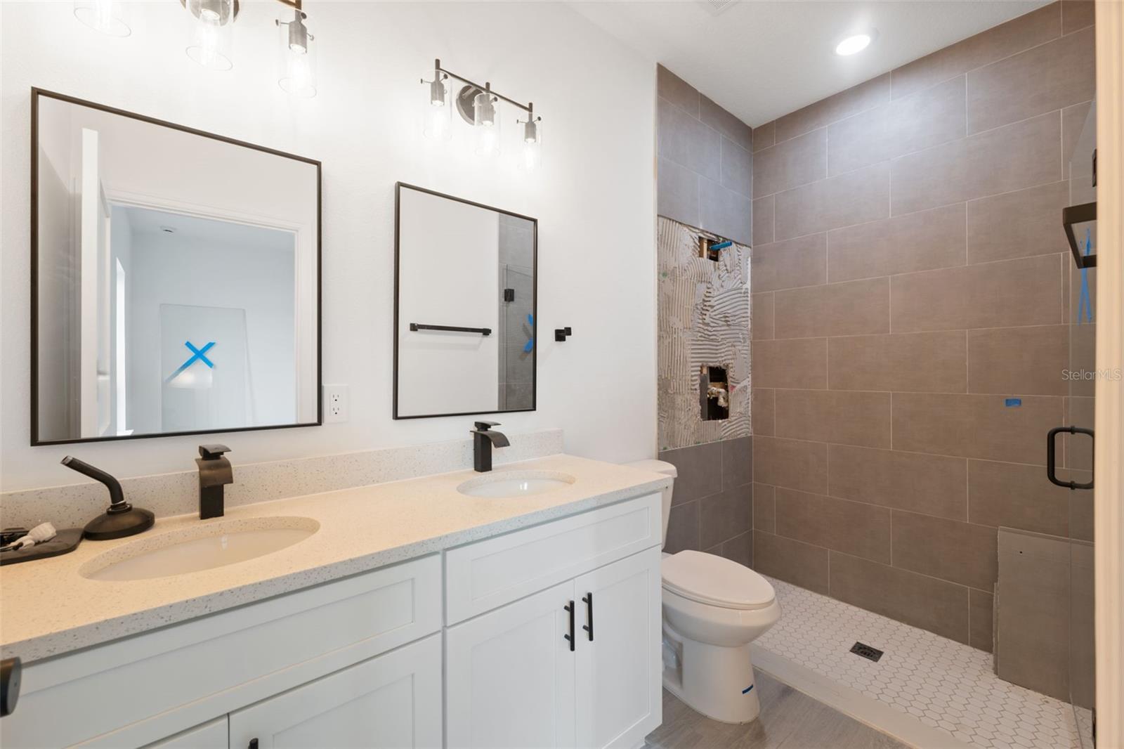 Image 28 of 32 For 2273 158th Street Road