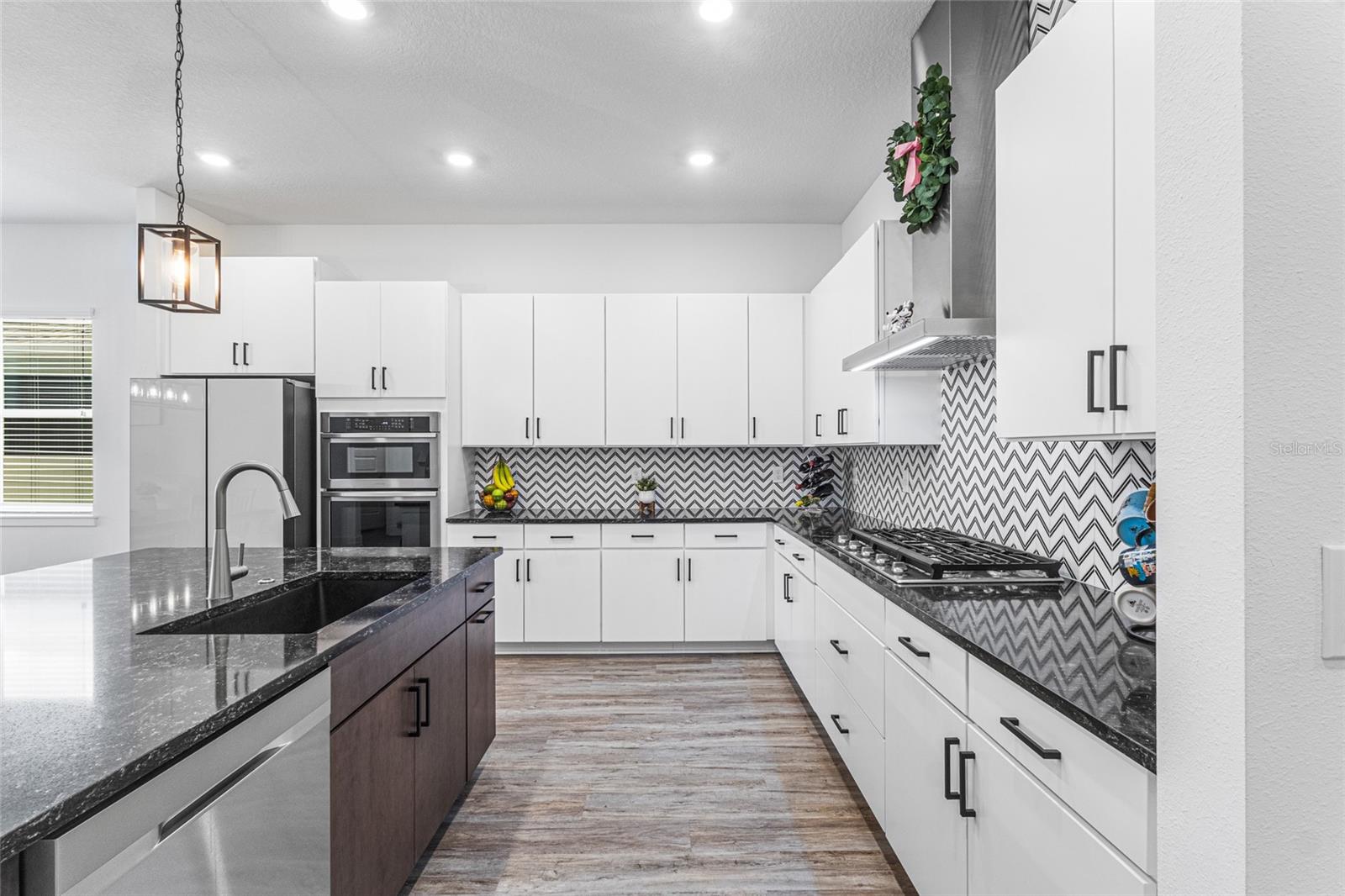 Image 15 of 51 For 14955 Lebeau Loop