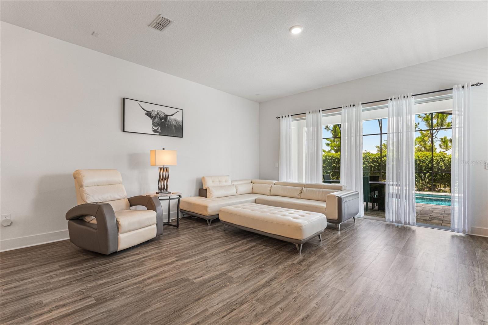 Image 21 of 51 For 14955 Lebeau Loop