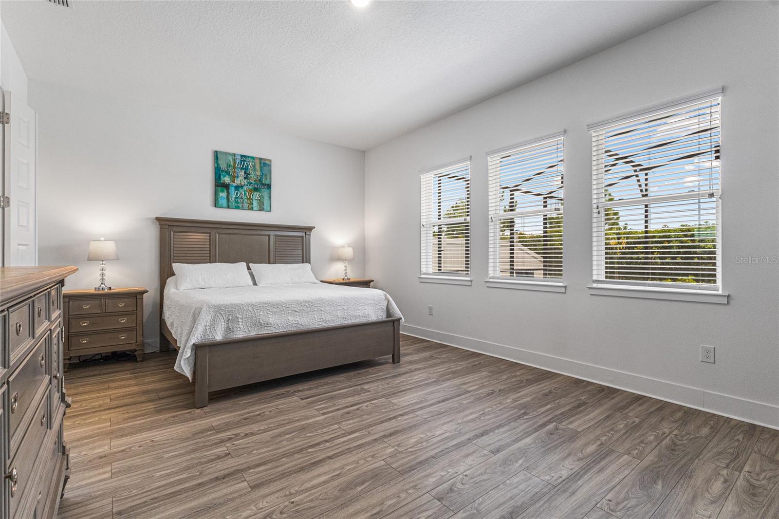 Image 25 of 51 For 14955 Lebeau Loop