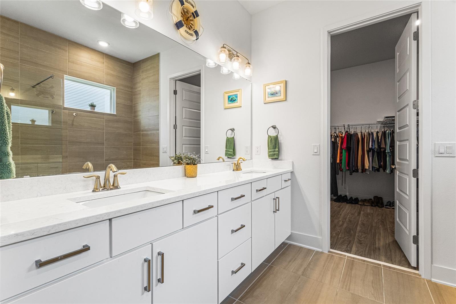 Image 27 of 51 For 14955 Lebeau Loop