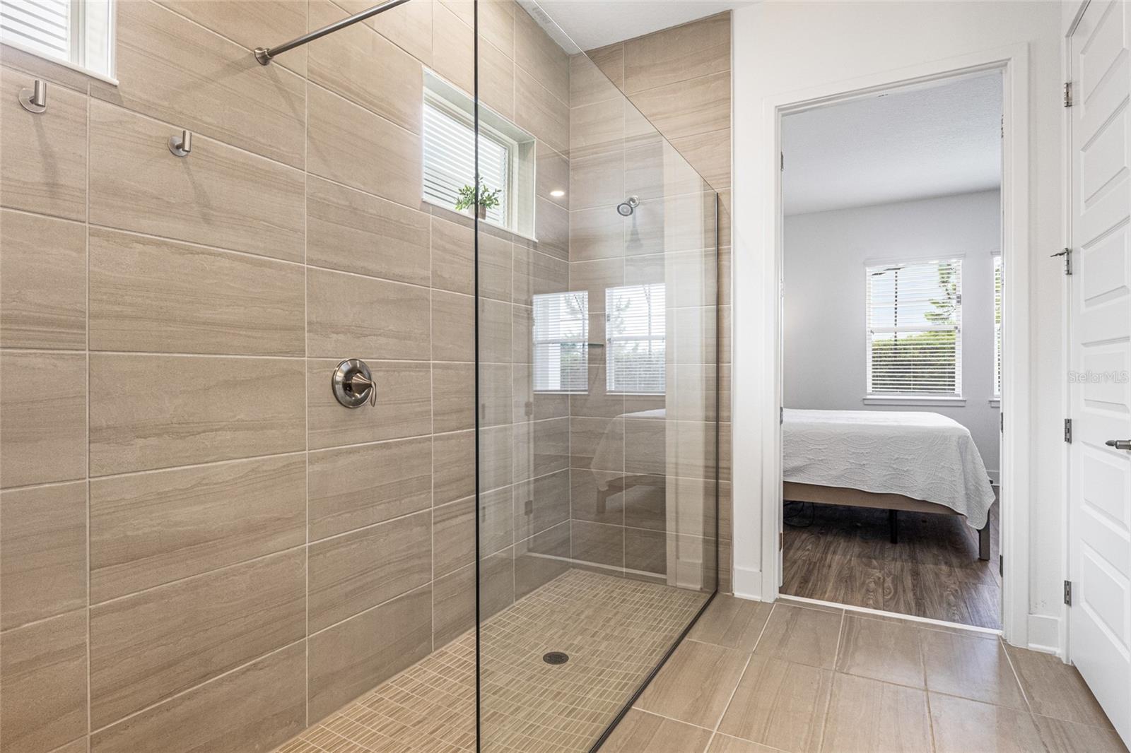 Image 29 of 51 For 14955 Lebeau Loop