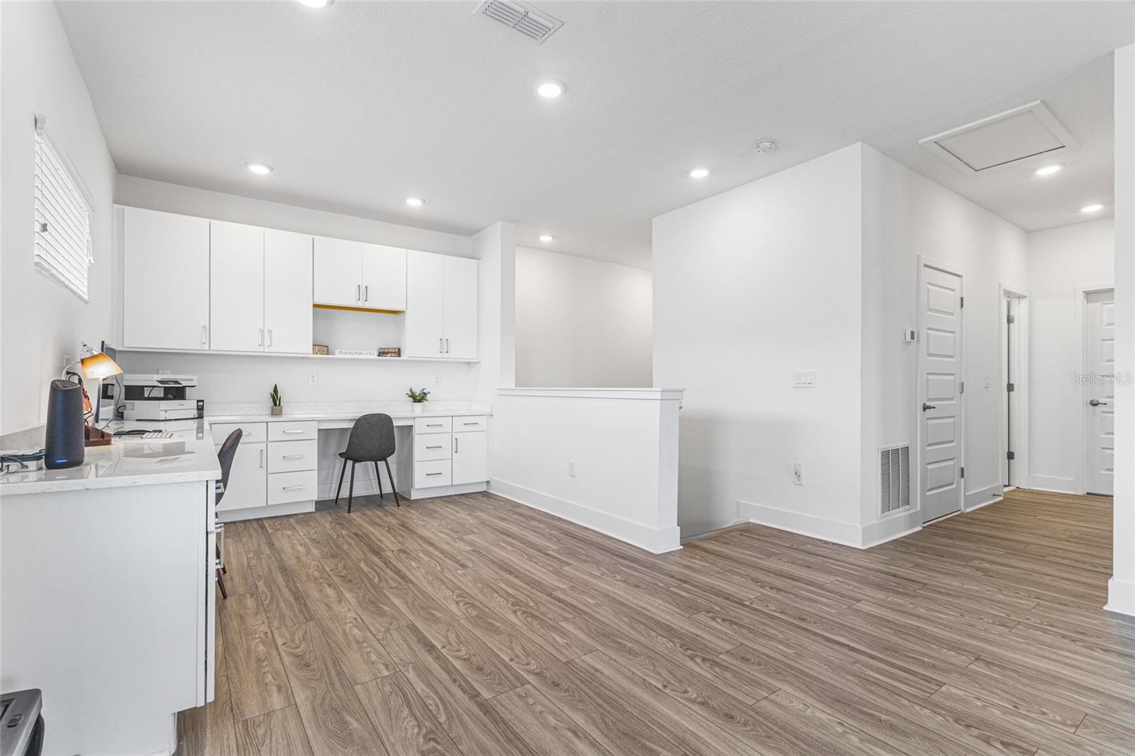 Image 33 of 51 For 14955 Lebeau Loop